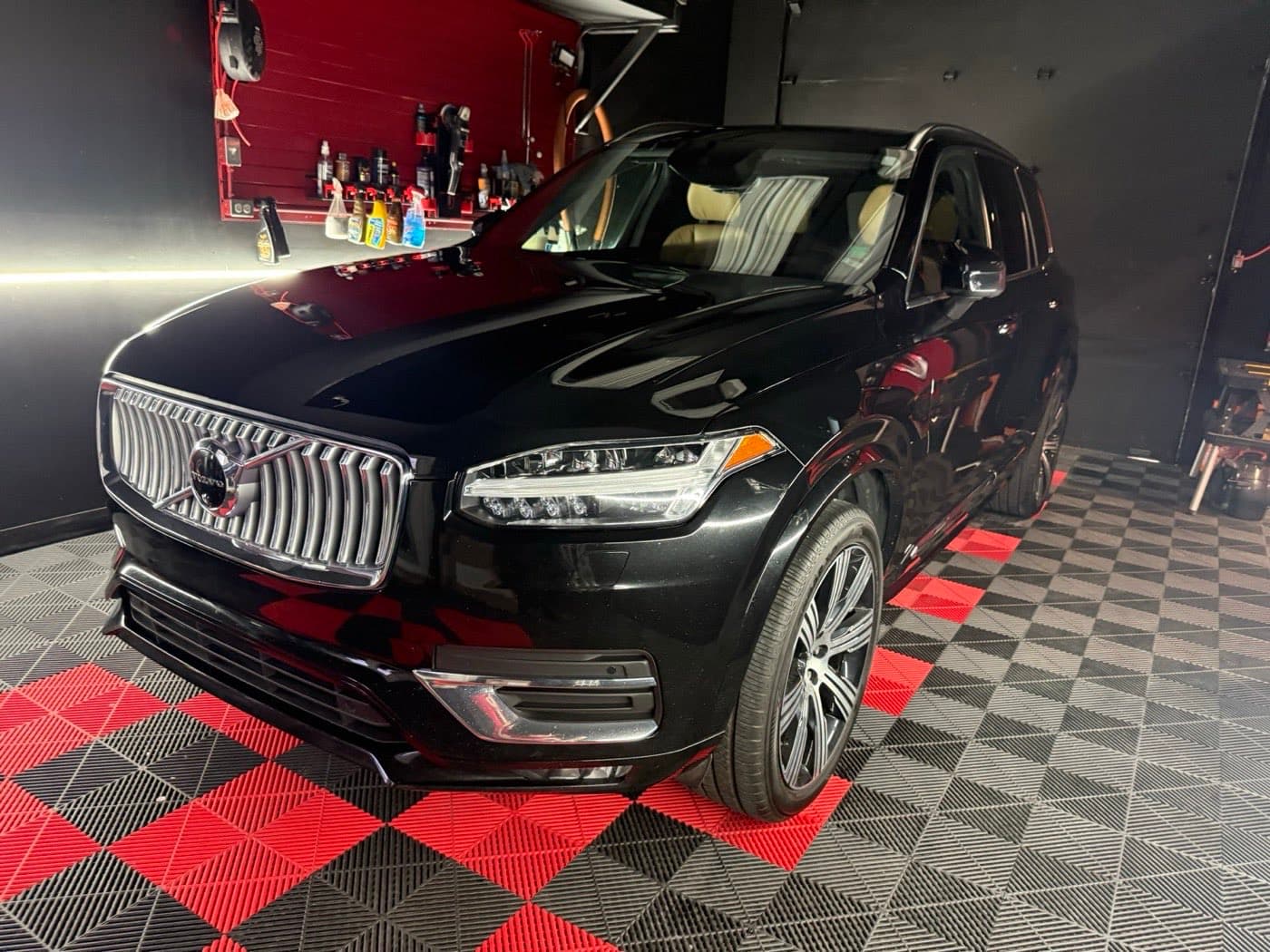 Deep gloss on a Volvo XC90's paint after an exterior detail at PitStop & Go
